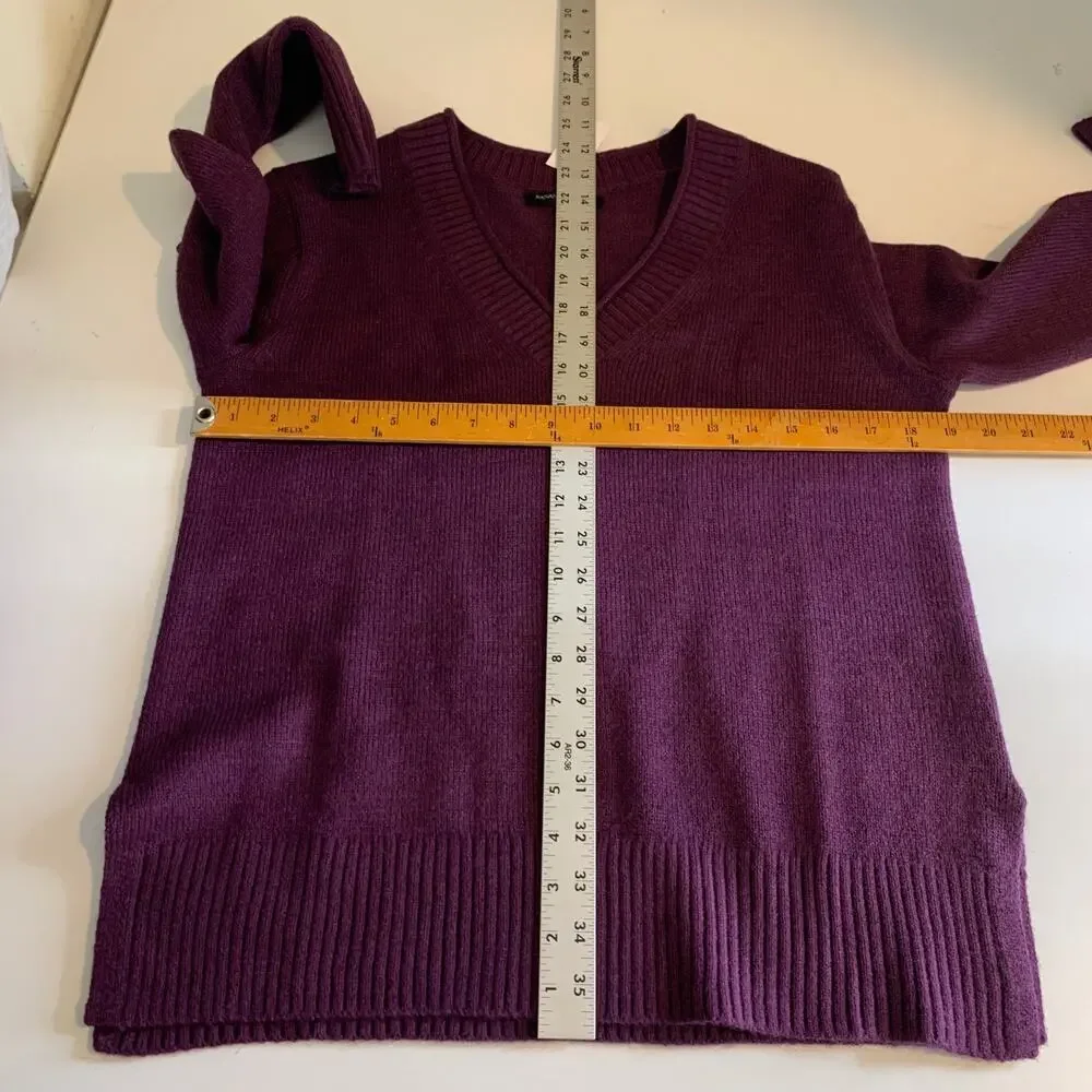 Banana Republic Sweater Womens S Small Hibiscus V Neck Knit Long Sleeve Pullover